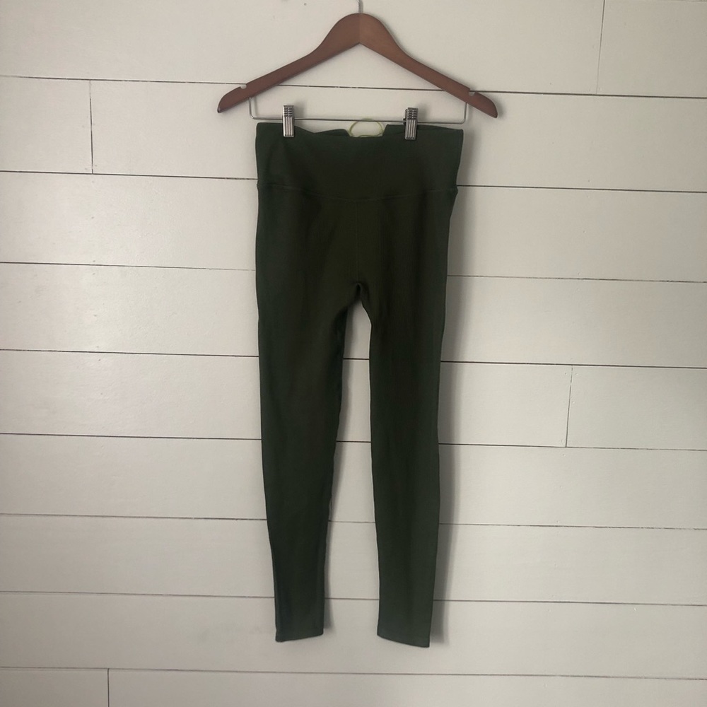 Fabletics leggings (olive green) medium- no tag!